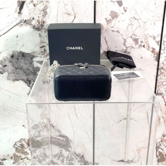 Chanel Women Pre-Loved Bag Very Good Condition - Picture 4 of 9